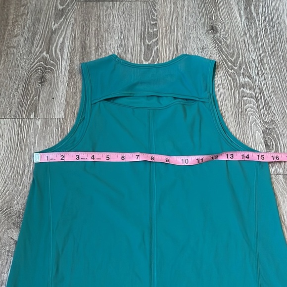 Lululemon size 6 Teal Sleeveless Womens tank top athletic workout running - Picture 4 of 5